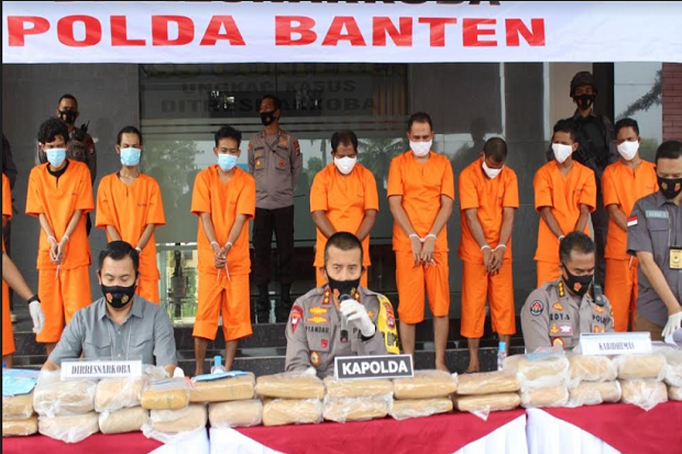 Polda Banten Tangkap...