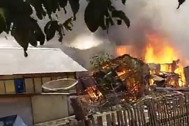 Puluhan Rumah Warga...