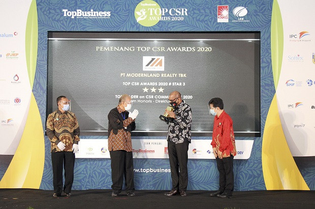 Sabet Penghargaan Top...