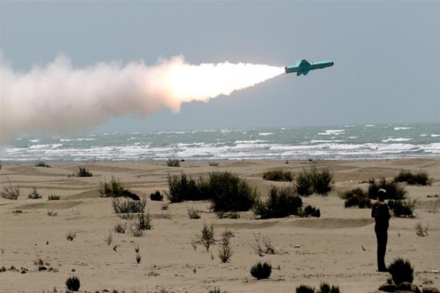 Iran Tembakkan Rudal...