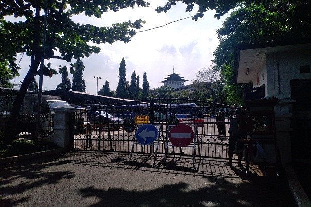 Gedung Sate Ditutup...