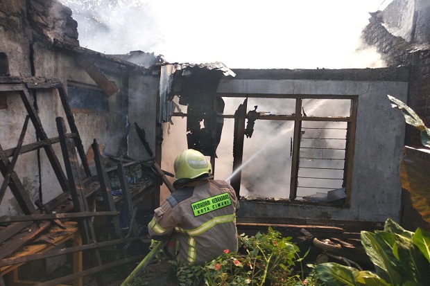 Lupa Padamkan Api Tungku,...