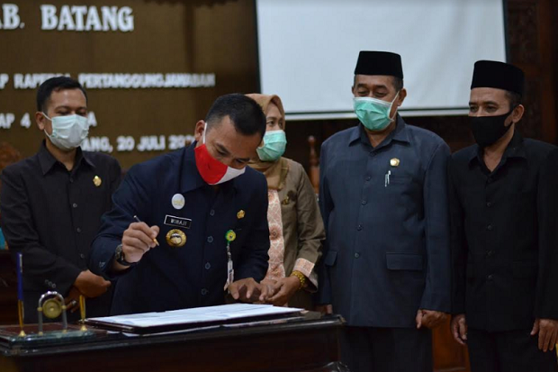 Bupati-DPRD Batang Sepakat...