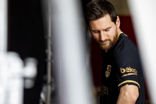 Pilih Hitam, Barcelona...