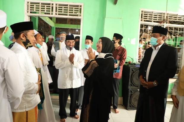 Bupati Serang Ratu Tatu...