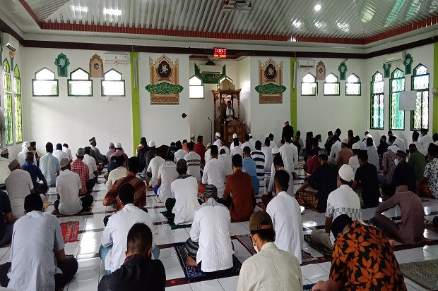 Di Manado, Salat Idul...