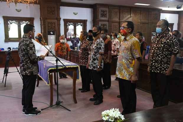 Lantik Enam Pejabat...