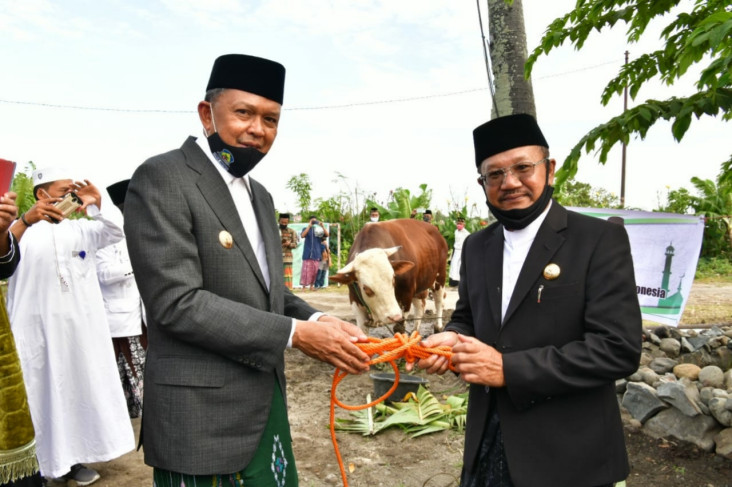 Nurdin Abdullah Serahkan...