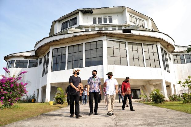 Punya Aset Gedung Keren...