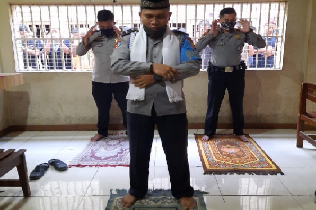 Polres Cimahi Bagikan...