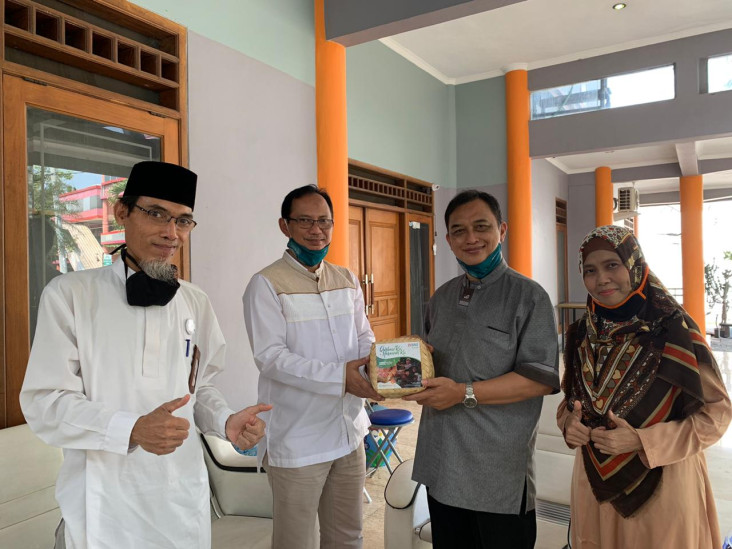 BNI Syariah Salurkan...