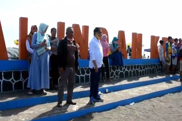 Liburan Idul Adha Pantai...