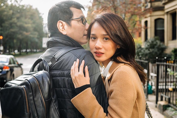 Istri Berulang Tahun,...
