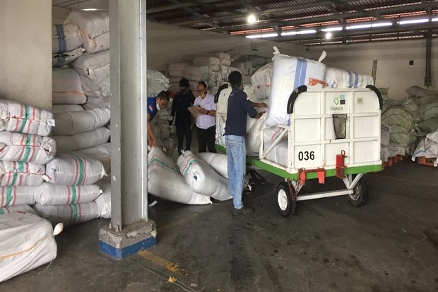 Bantuan Logistik Dari...