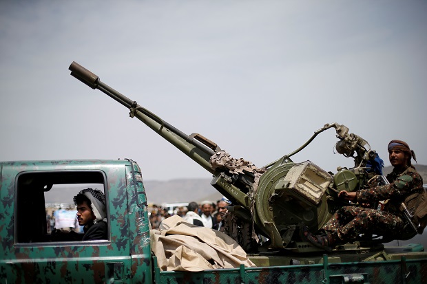 Houthi Klaim Tembak...