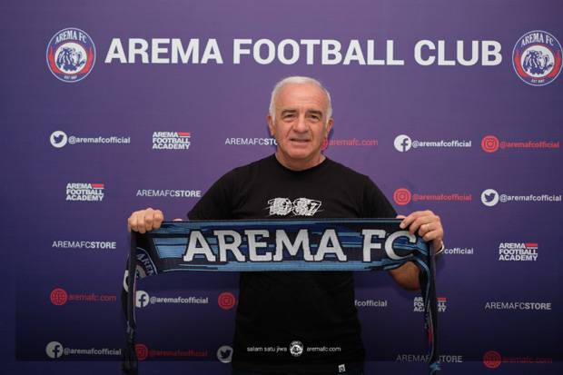 Mario Gomez Pamit, Arema...