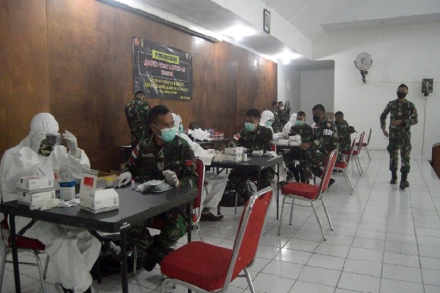 Ratusan Anggota TNI...