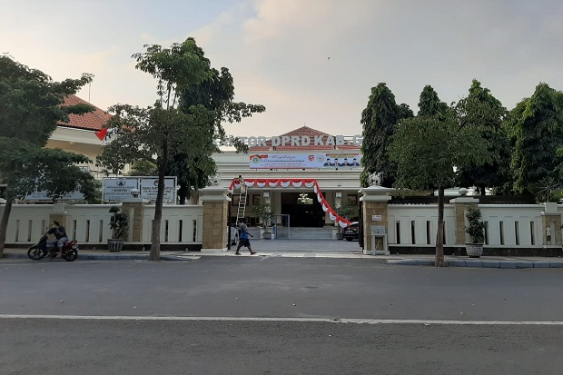 Anggota dan Pegawai...