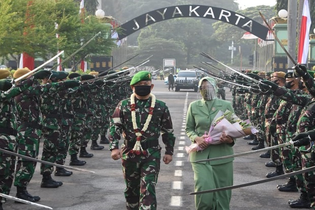 Kodam Jaya Gelar Tradisi...