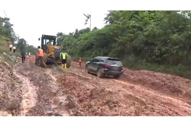 Memprihatinkan, Jalan...
