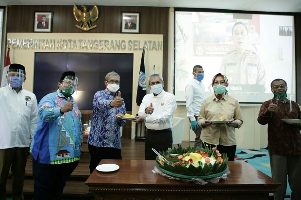 Pemkot Tangsel Peringati...