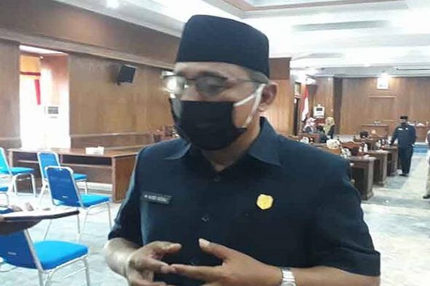 DPRD Kobar Imbau Pengunjung...