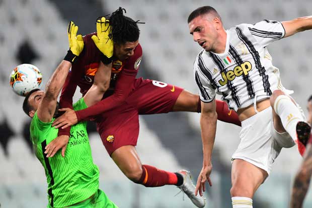 Ditinggal Smalling,...