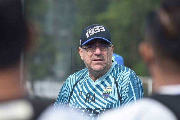 Robert Pastikan Skuad...