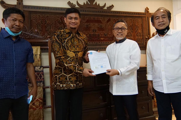 PAN Bergabung, Adnan-Kio...