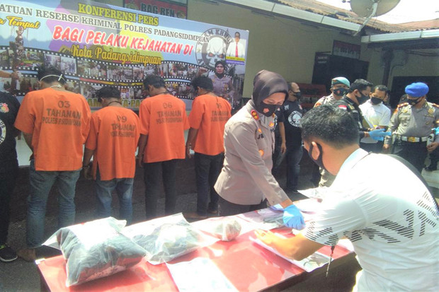 Lima Pelaku Pembunuhan...