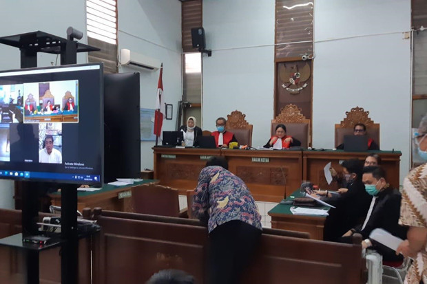 Didakwa Lakukan Penggelapan,...
