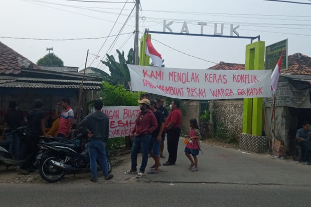 Membawa Sajam, Kelompok...