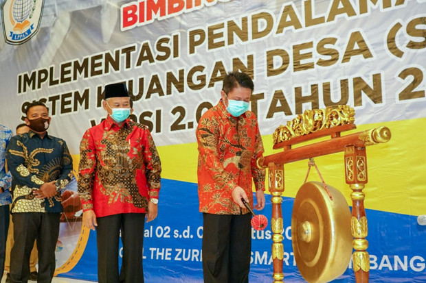 HD Buka Bimtek SISKEUDES...