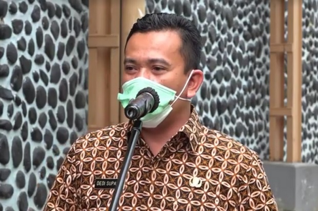 Jabar Larang Guru Berusia...