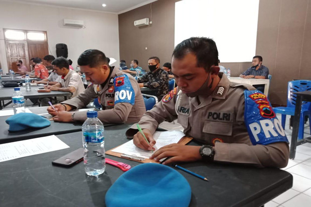 Puluhan Polisi di Blora...