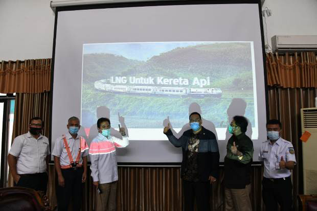 Komisi VII DPR RI dan...