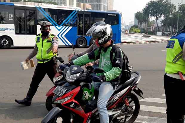 Langgar Lalu Lintas,...
