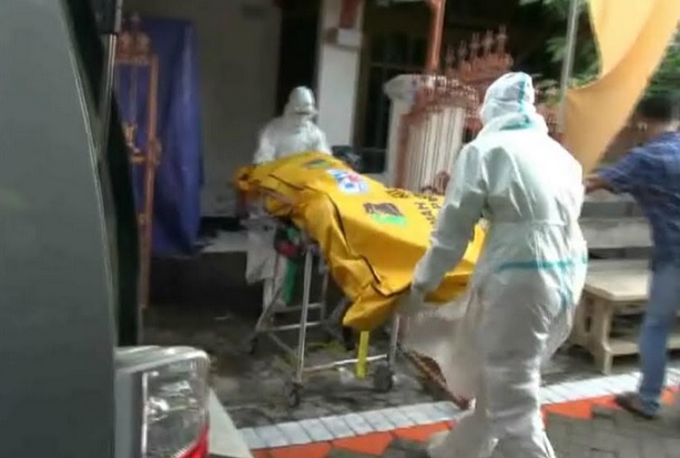 Meninggal Misterius,...