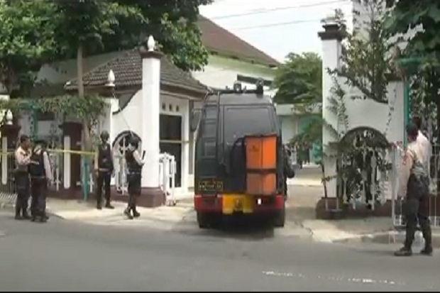 Masjid UNY Diancam Dibom,...
