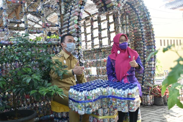 Taman Kantin Ekobrik...