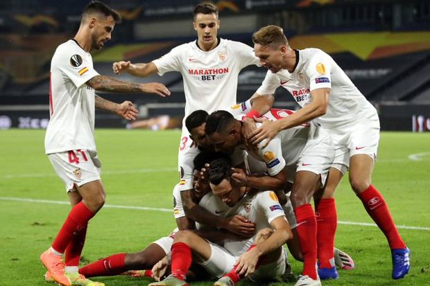 Sevilla Yakin Tundukkan...