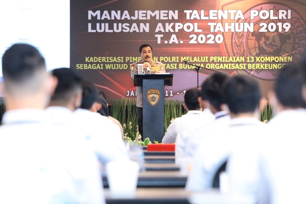 Kabaharkam Polri Nilai...