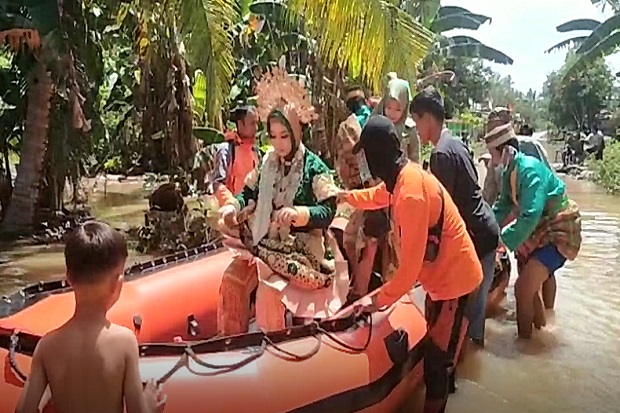 Rumah Terendam Banjir,...