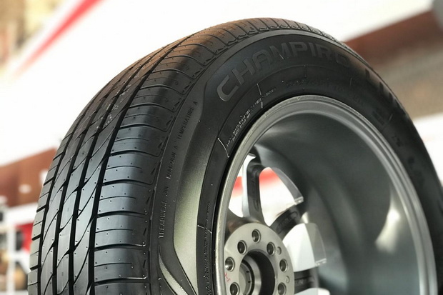 GT Radial Champiro Luxe...