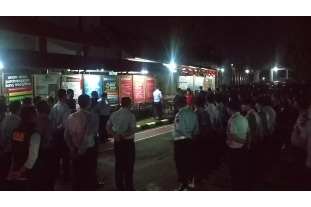 Razia di Lapas Kuningan,...