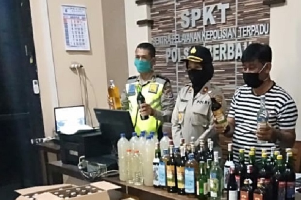 Janda Nekat, Jualan...