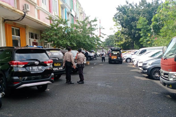 Polisi Olah TKP Penembakan...