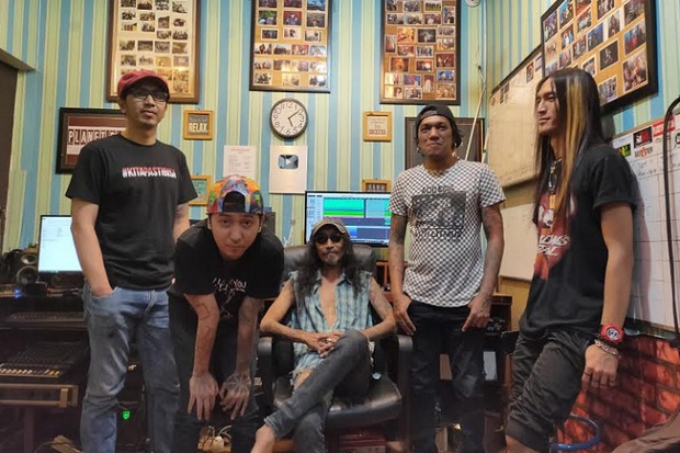 Lagu Hidup Adalah Perjuangan,...