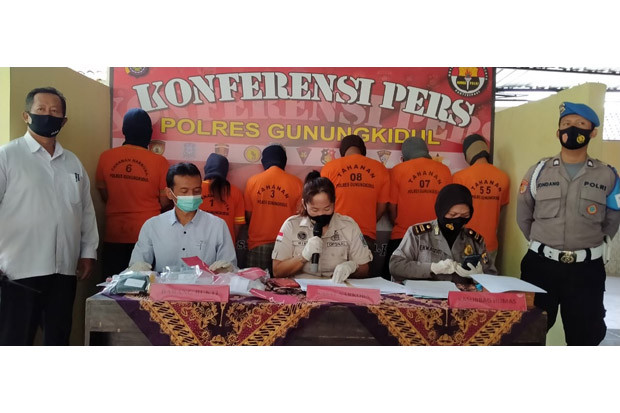 Asik Pesta Sabu di Hotel,...