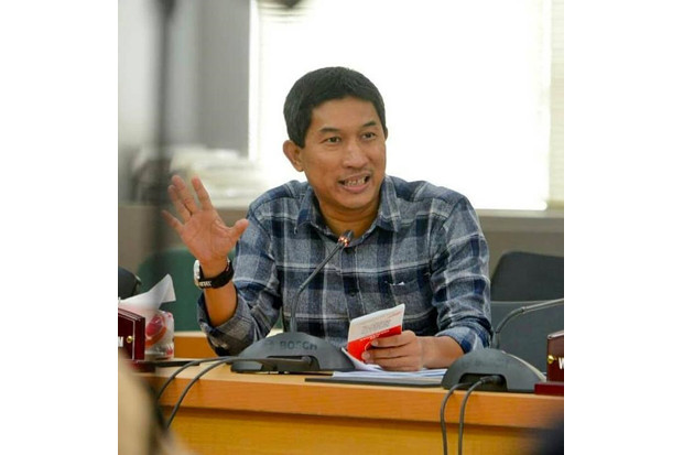 DPC PDIP Jaktim Minta...